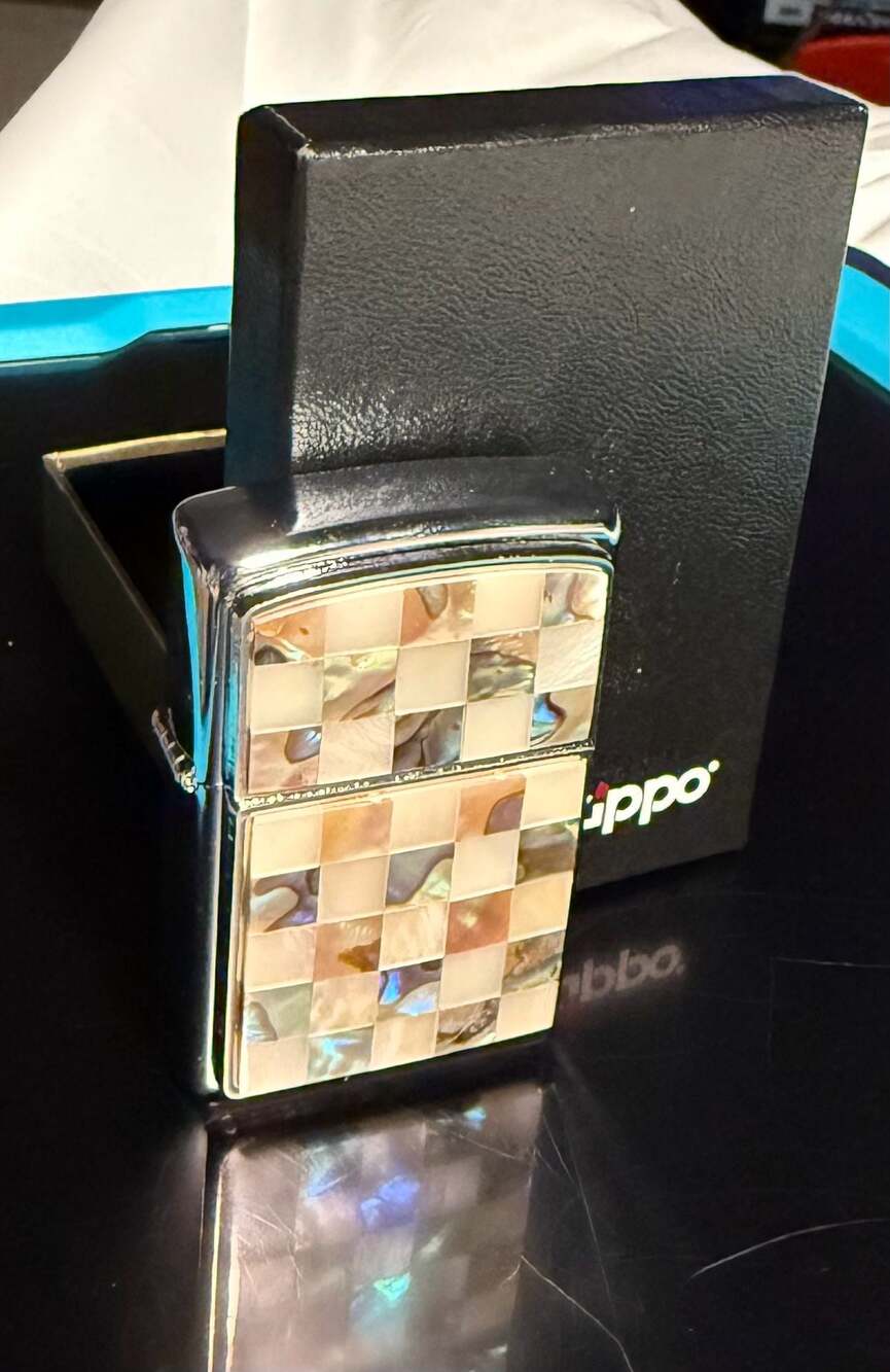 Zippo 2002 Sea Weave Mother of Pearl & Abalone Checkerboard Lighter with Box - Picture 6 of 8